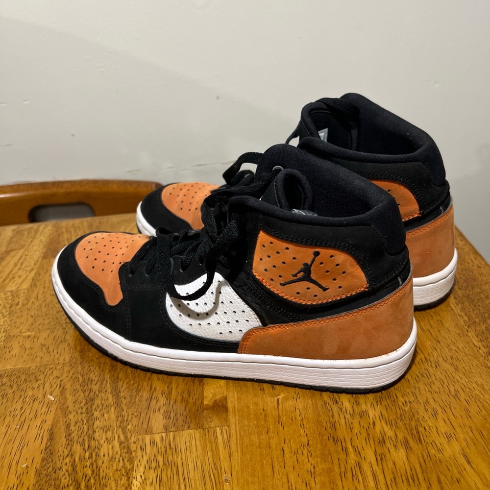 Air Jordan Access Shattered Backboard Sz 7.5 Orange Black High-Top AR3762-008